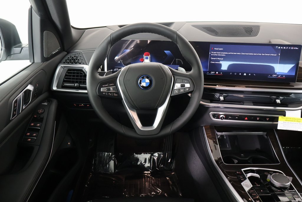 Used 2026 Alpine White BMW xDrive50e image 3