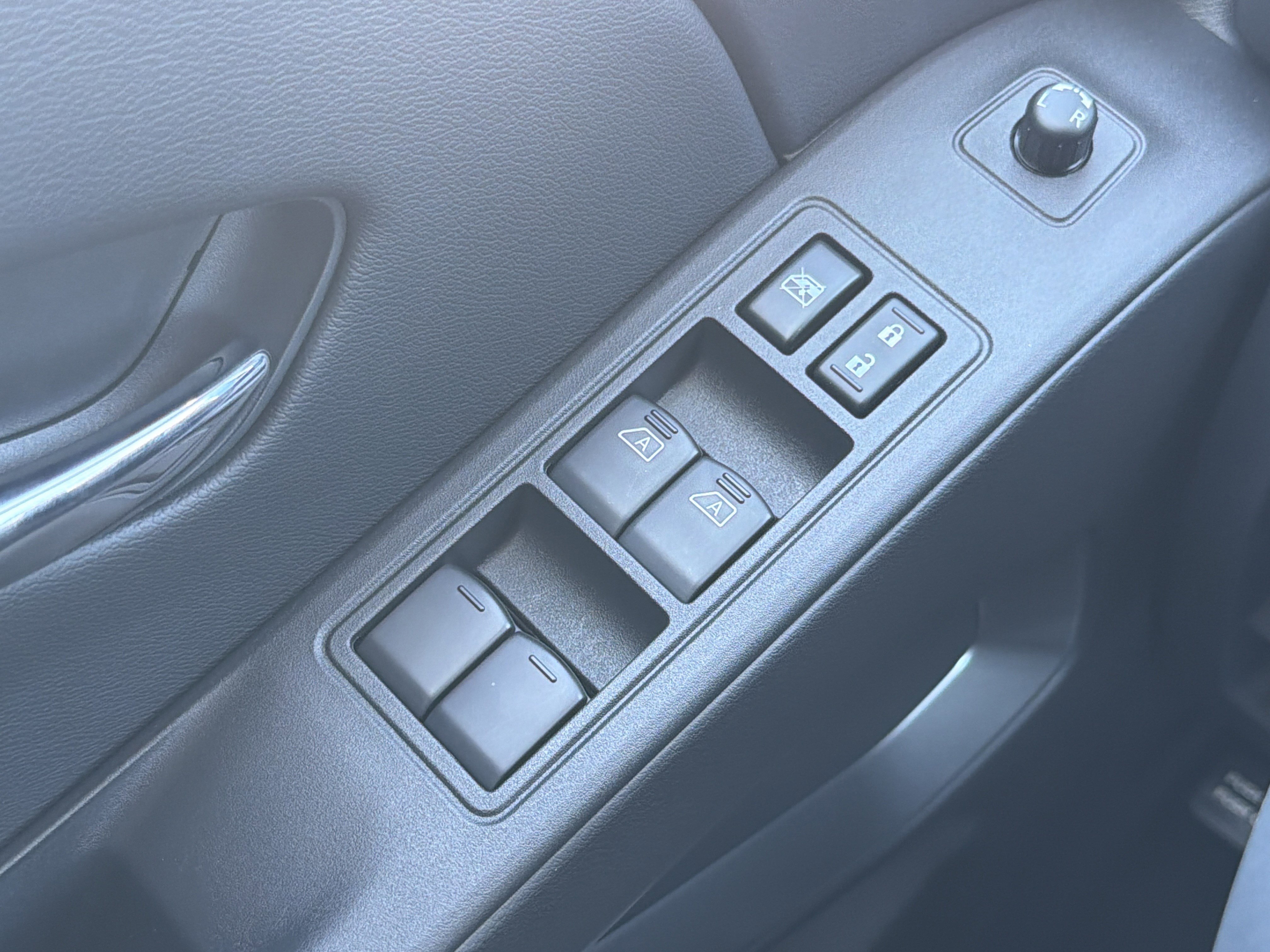 2026 Nissan Frontier SV - Photo 13