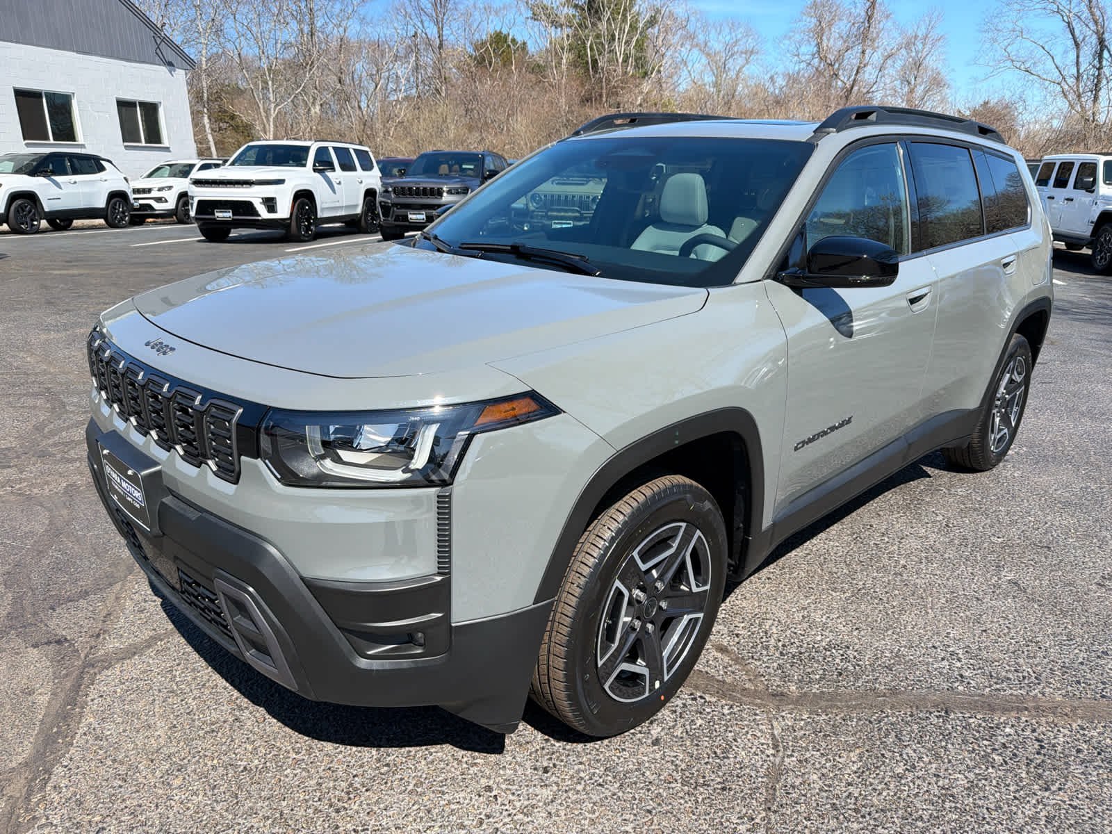 New 2026 Sting-Gray Clear-Coat Exterior Paint Jeep Limited image 4