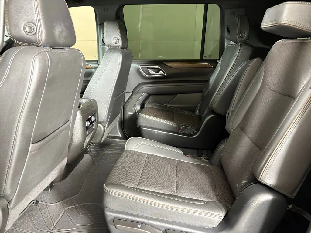 Used 2024 Black Chevrolet High Country image 46