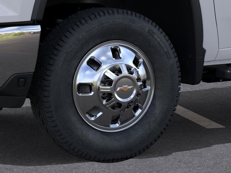 New 2026 Summit White Chevrolet LT DRW image 9