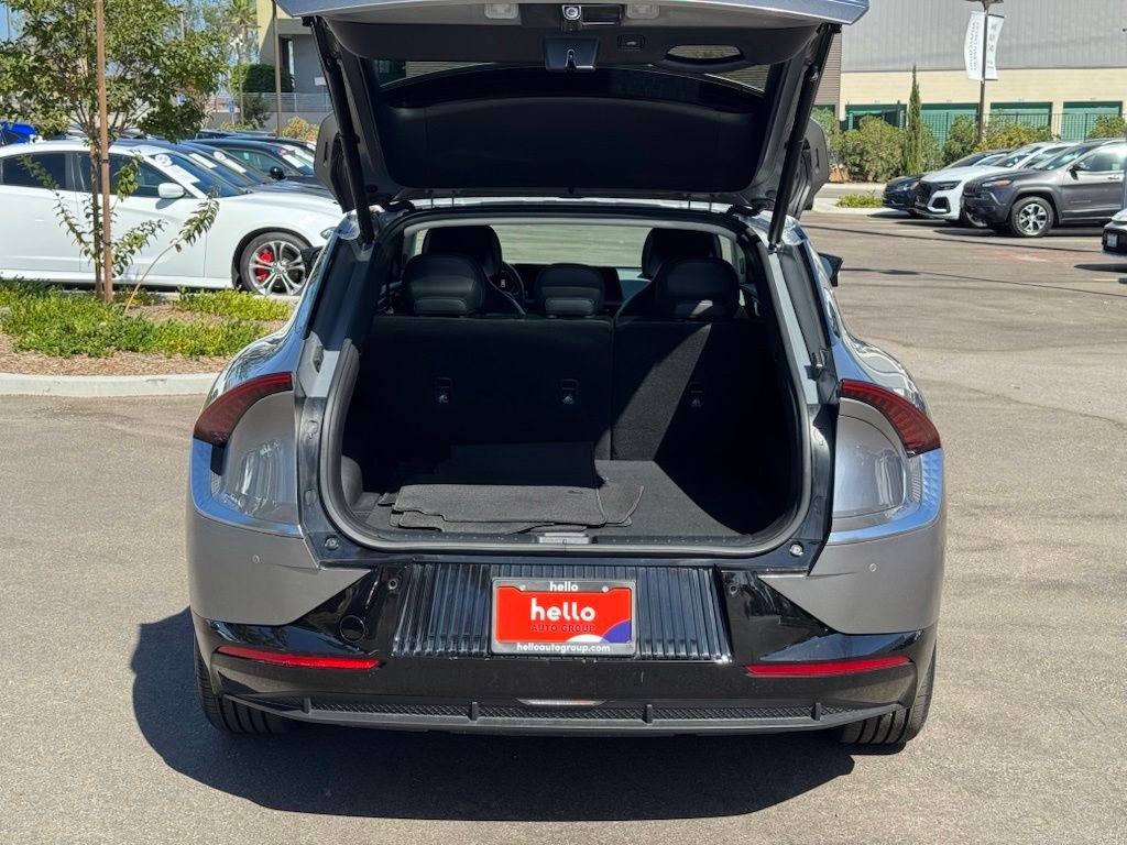 Used 2023 Steel Gray Kia Wind image 22