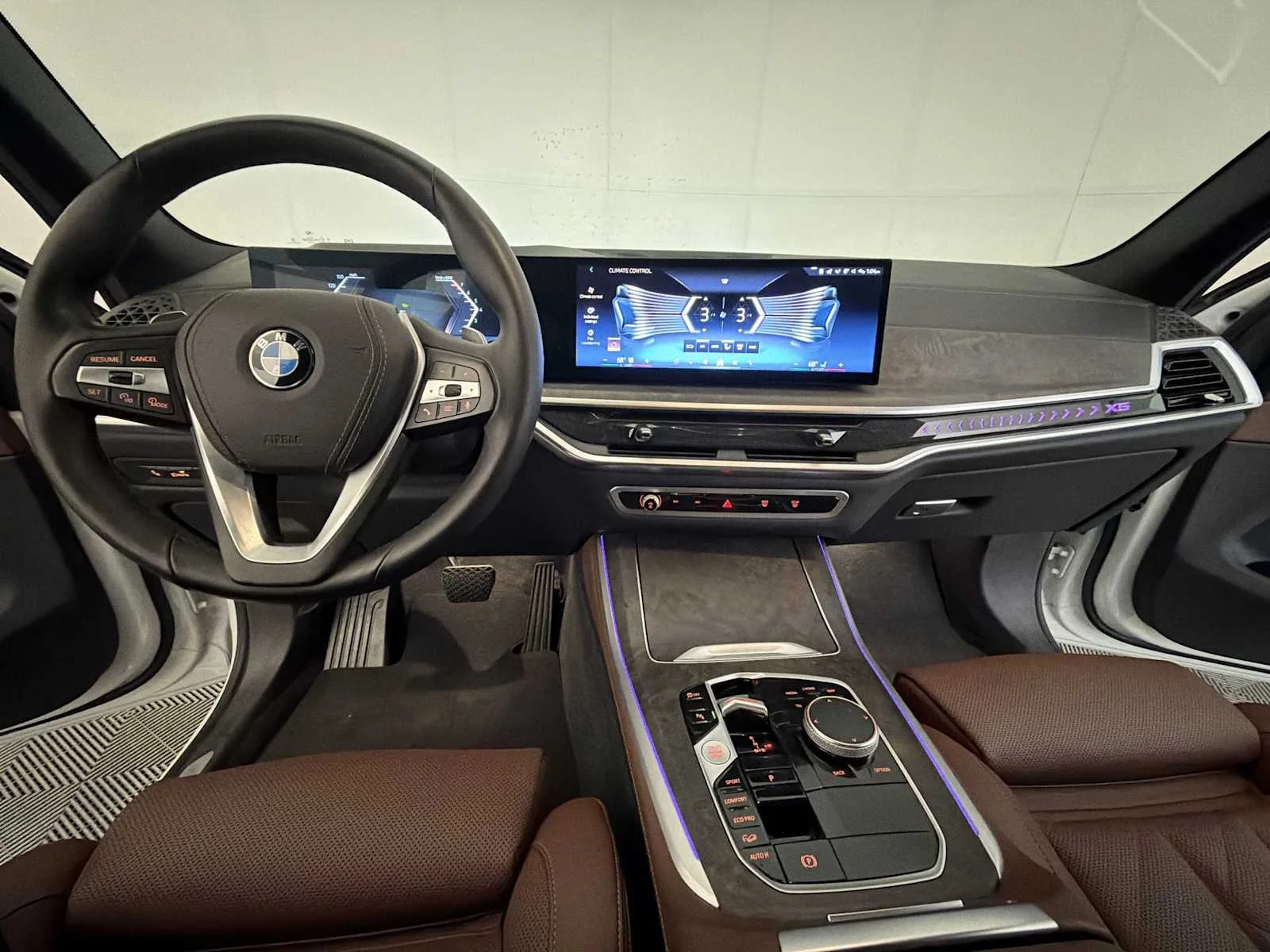 Used 2024 Alpine White BMW xDrive40i image 17