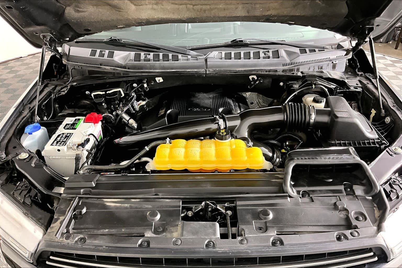 Used 2018 Magnetic Ford LARIAT image 29