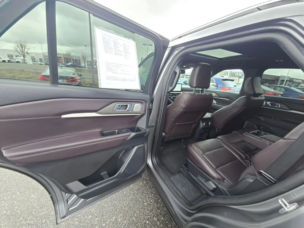 Used 2025 Gray Metallic Ford Platinum image 12