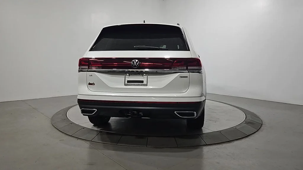 New 2026 White/off-white Volkswagen SE w/Technology image 4