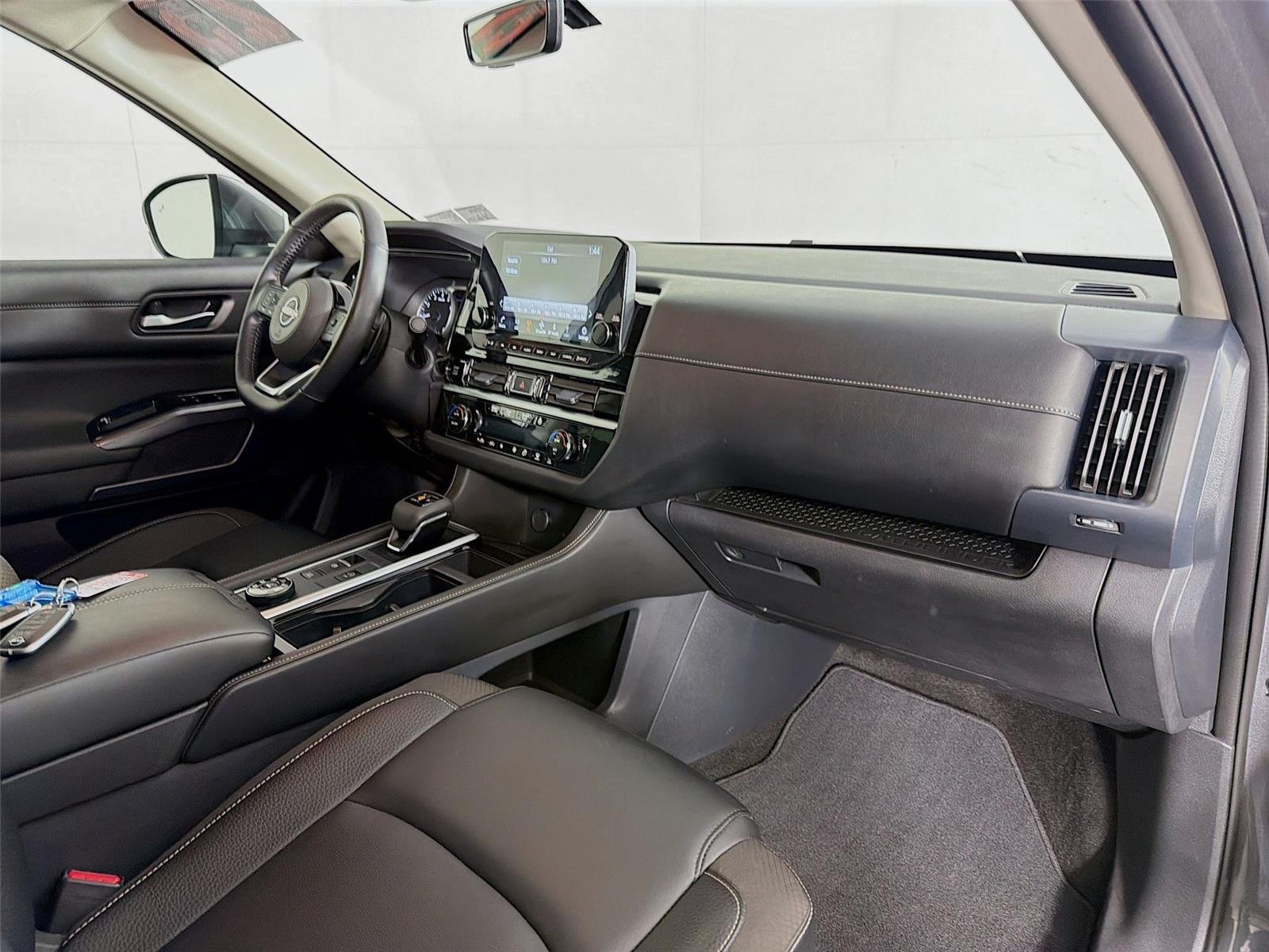 Used 2025  Nissan SL image 29