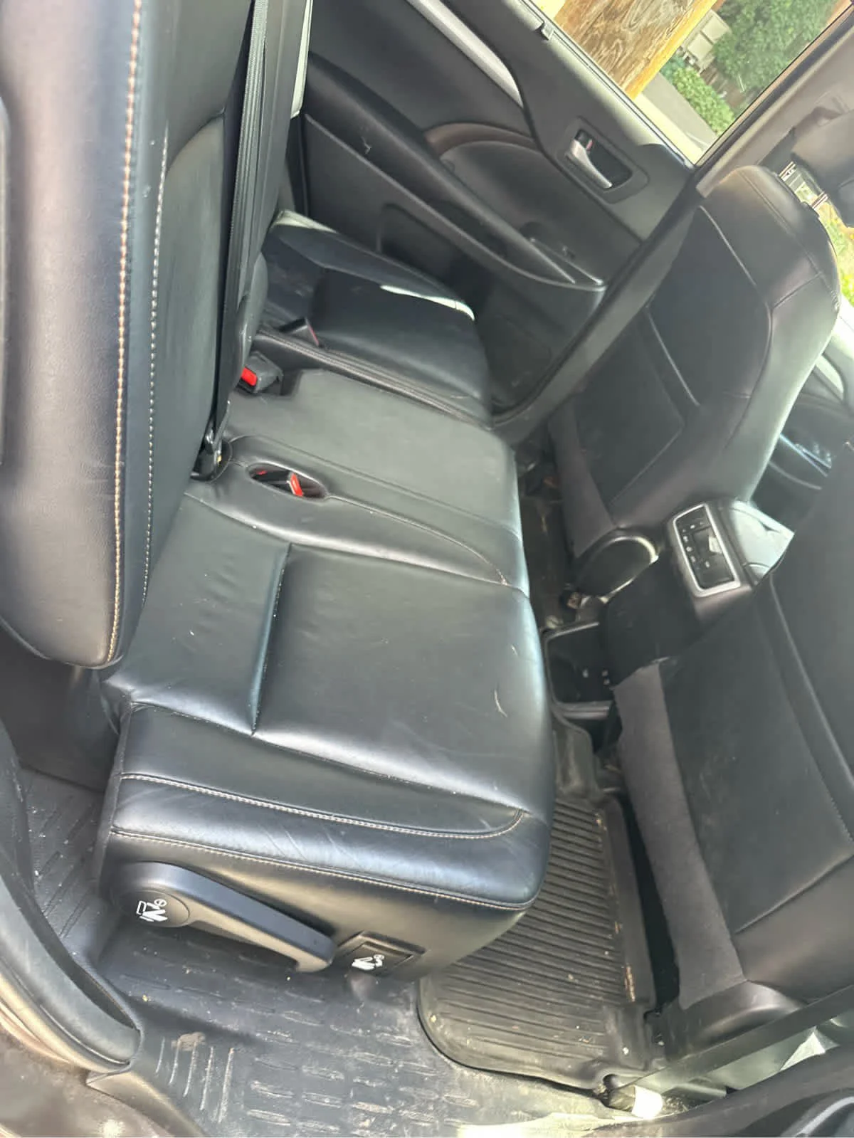 Used 2017 Toasted Walnut Pearl Toyota XLE image 7