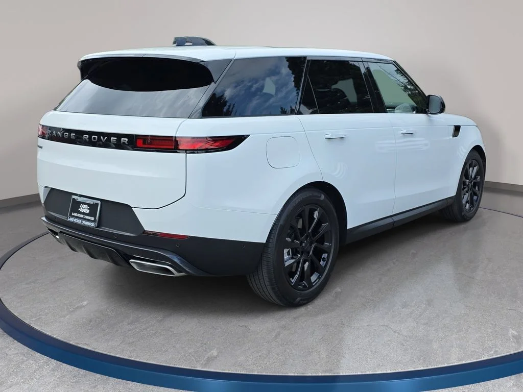 Certified Used 2026 Fuji White Land Rover SE image 5