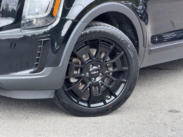 Used 2022 Black Kia EX image 32