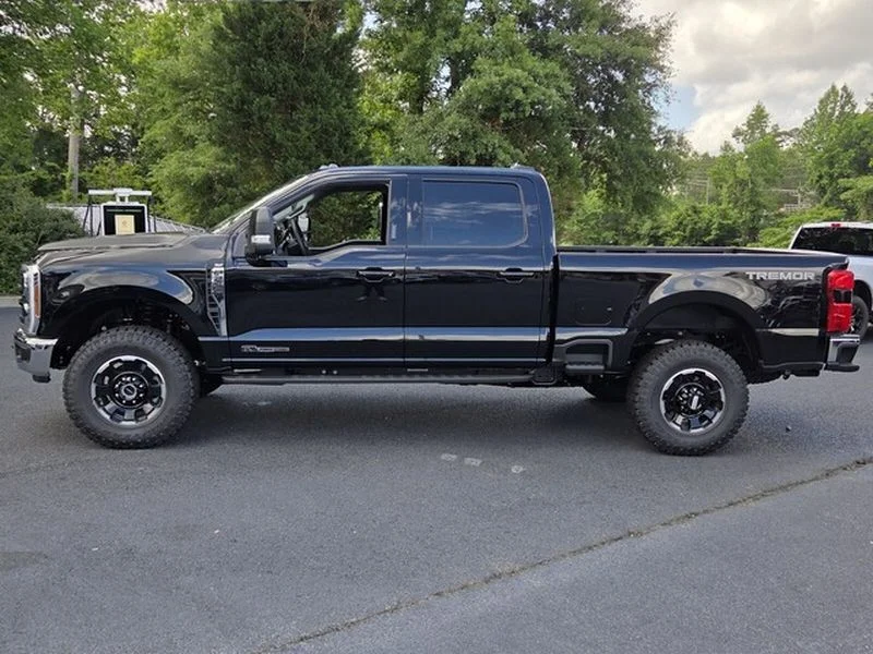 New 2026 Agate Black Metallic Ford F-250® XLT image 5