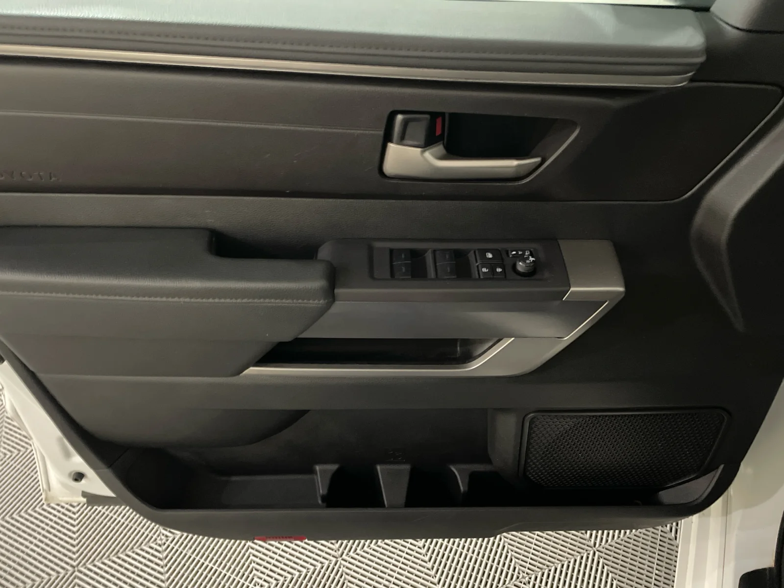 Used 2024 Ice Cap Toyota SR5 image 10