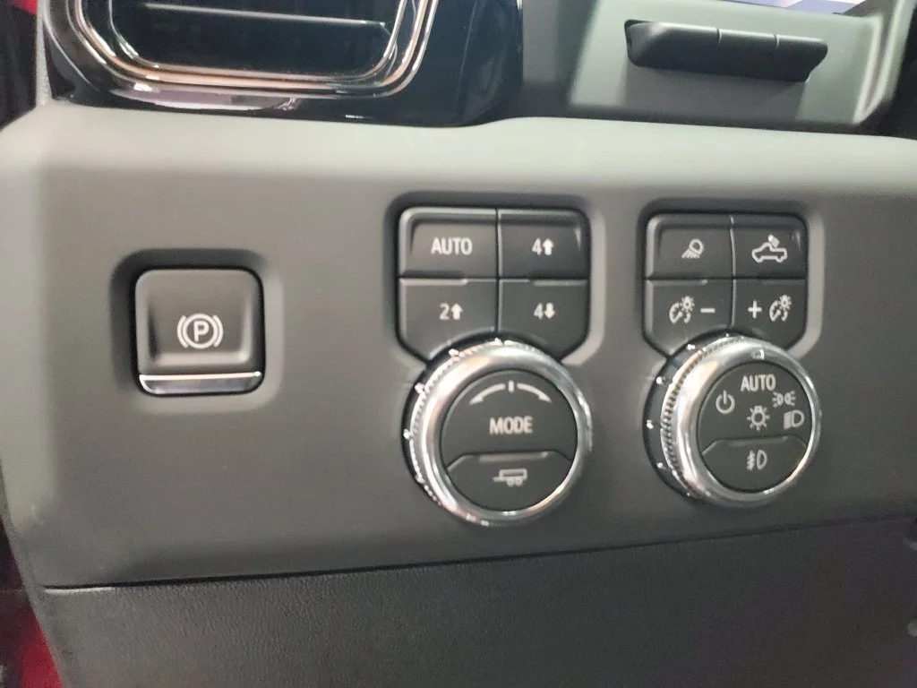 2026 GMC Sierra 2500HD AT4 - Photo 8