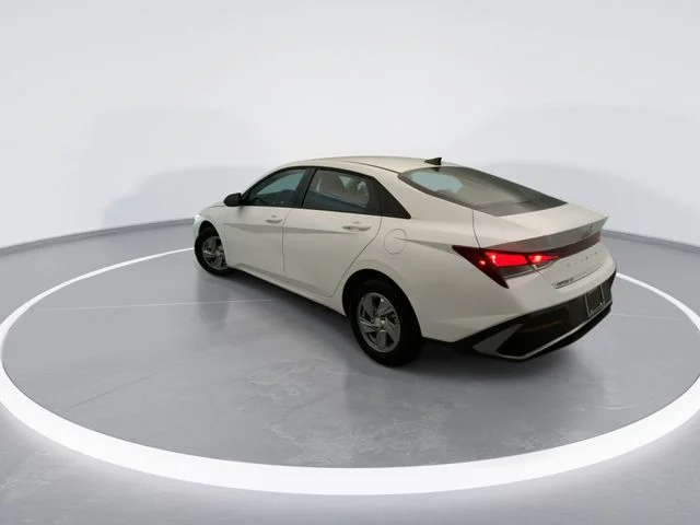 Used 2026 White Hyundai SE image 4