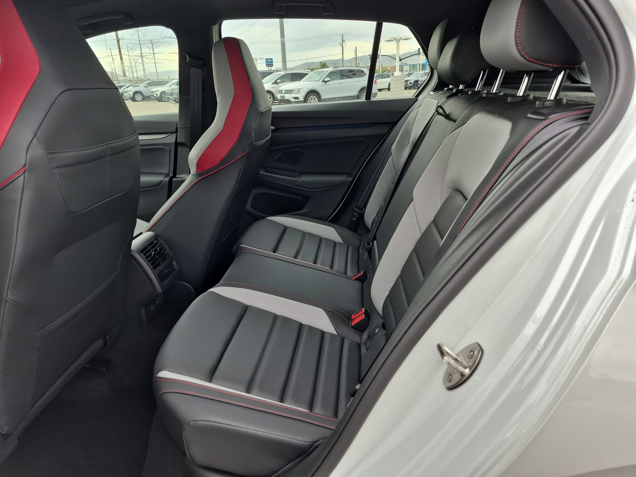 New 2026 Opal White Pearl Volkswagen SE image 15