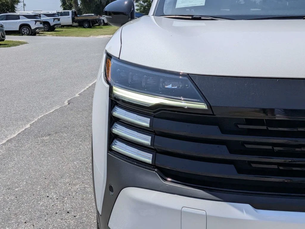 New 2026 White Nissan SR image 9