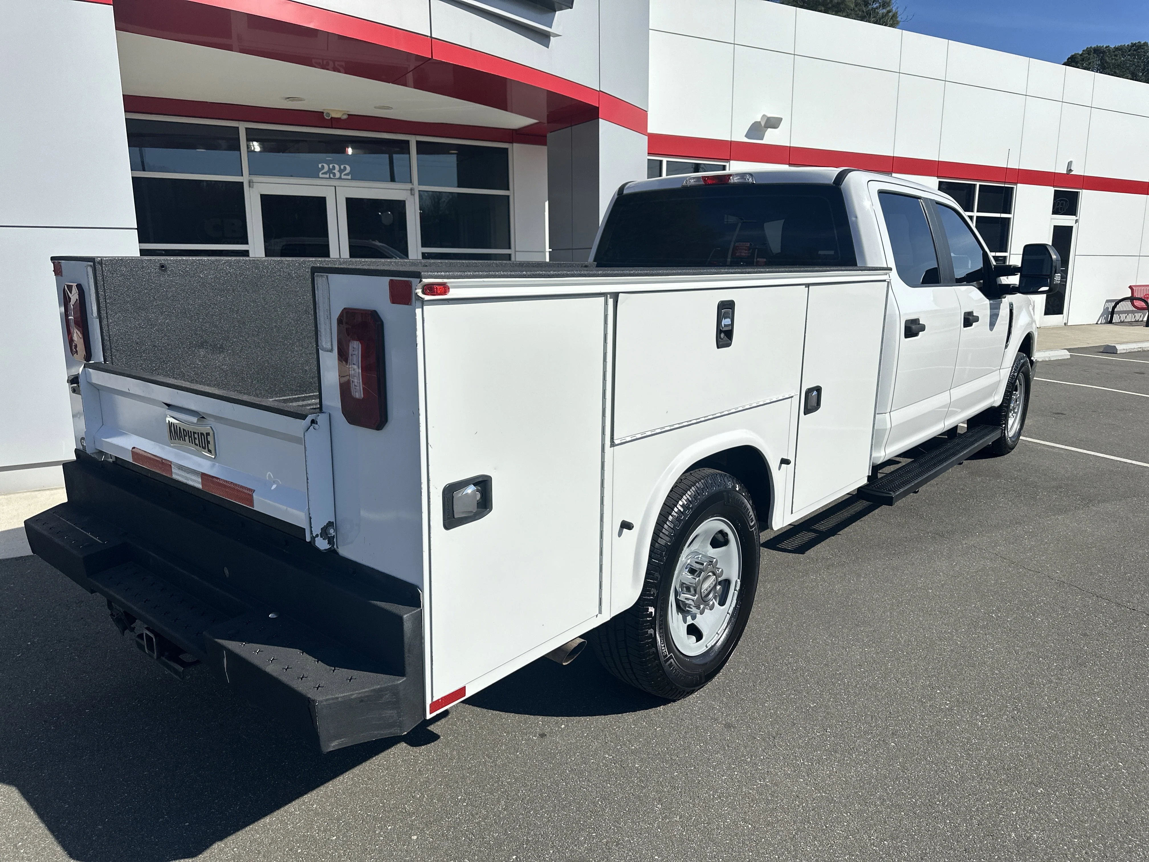 Used 2019  Ford  image 8