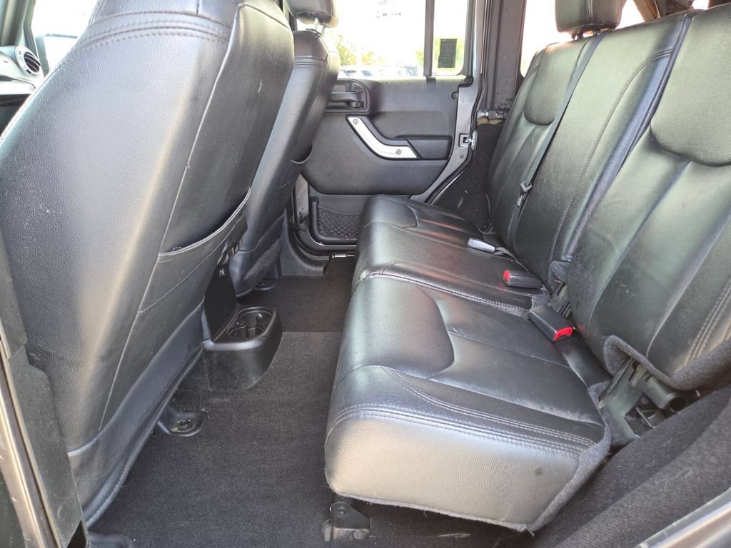 Used 2017 Granite Crystal Metallic Clearcoat Jeep Sahara image 24