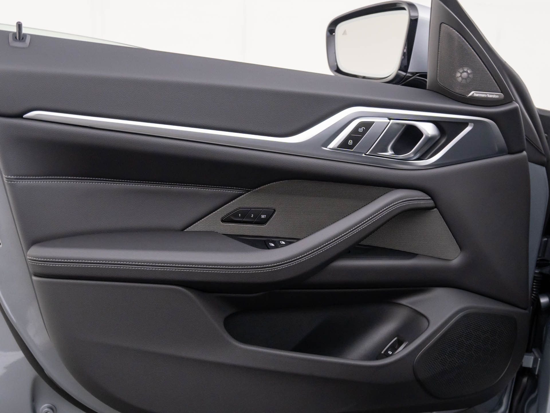 New 2026 Skyscraper Grey Metallic BMW xDrive40 image 13