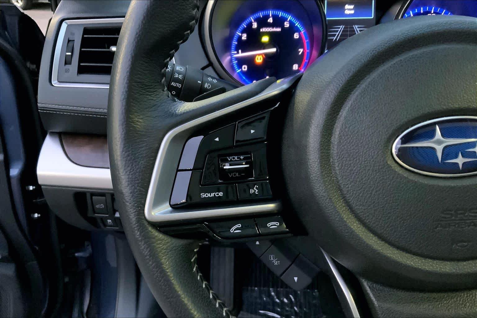 Used 2018 Twilight Blue Metallic Subaru Limited image 22