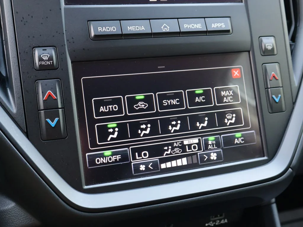Used 2024 Silver Subaru Base image 34