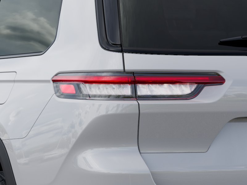 New 2025 Bright White Clear-Coat Exterior Paint Jeep Limited image 33