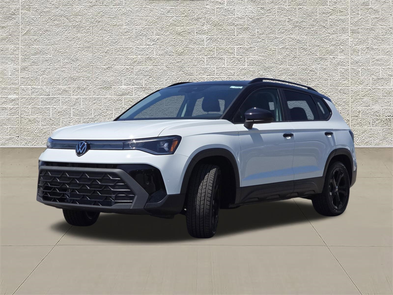 New 2026 Pure White w/Deep Black Roof Volkswagen SE Black image 3