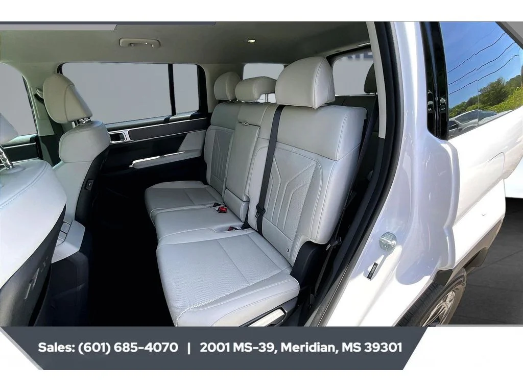 Used 2025 SERENITY WHITE Hyundai SEL image 19