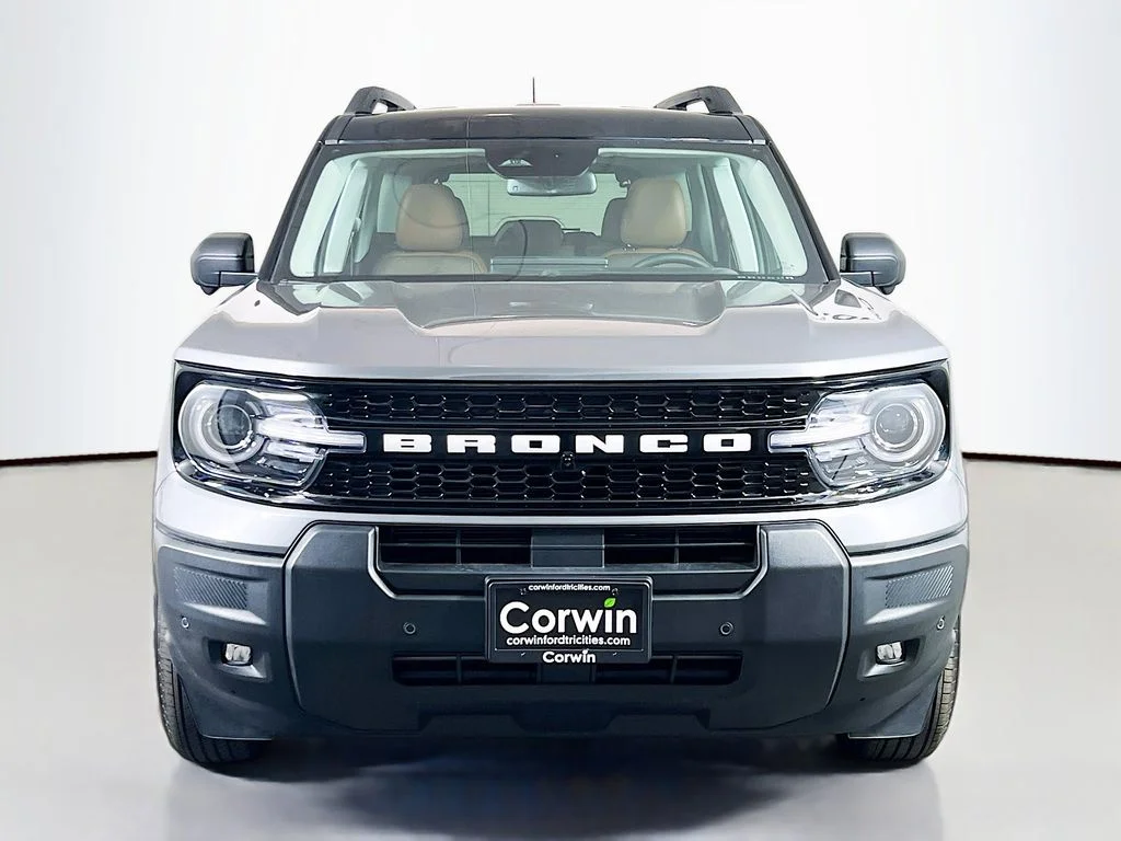 New 2025 Carbonized Gray Metallic Ford Outer Banks image 4
