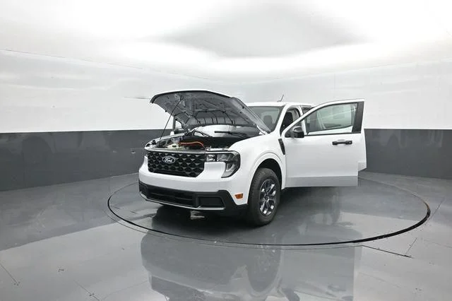 New 2026 Oxford White Ford XLT image 21