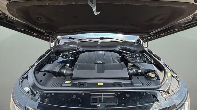 Used 2019 Blue Land Rover 5.0L V8 Supercharged image 33