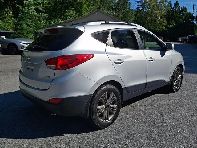 Used 2015 Silver Hyundai SE image 12