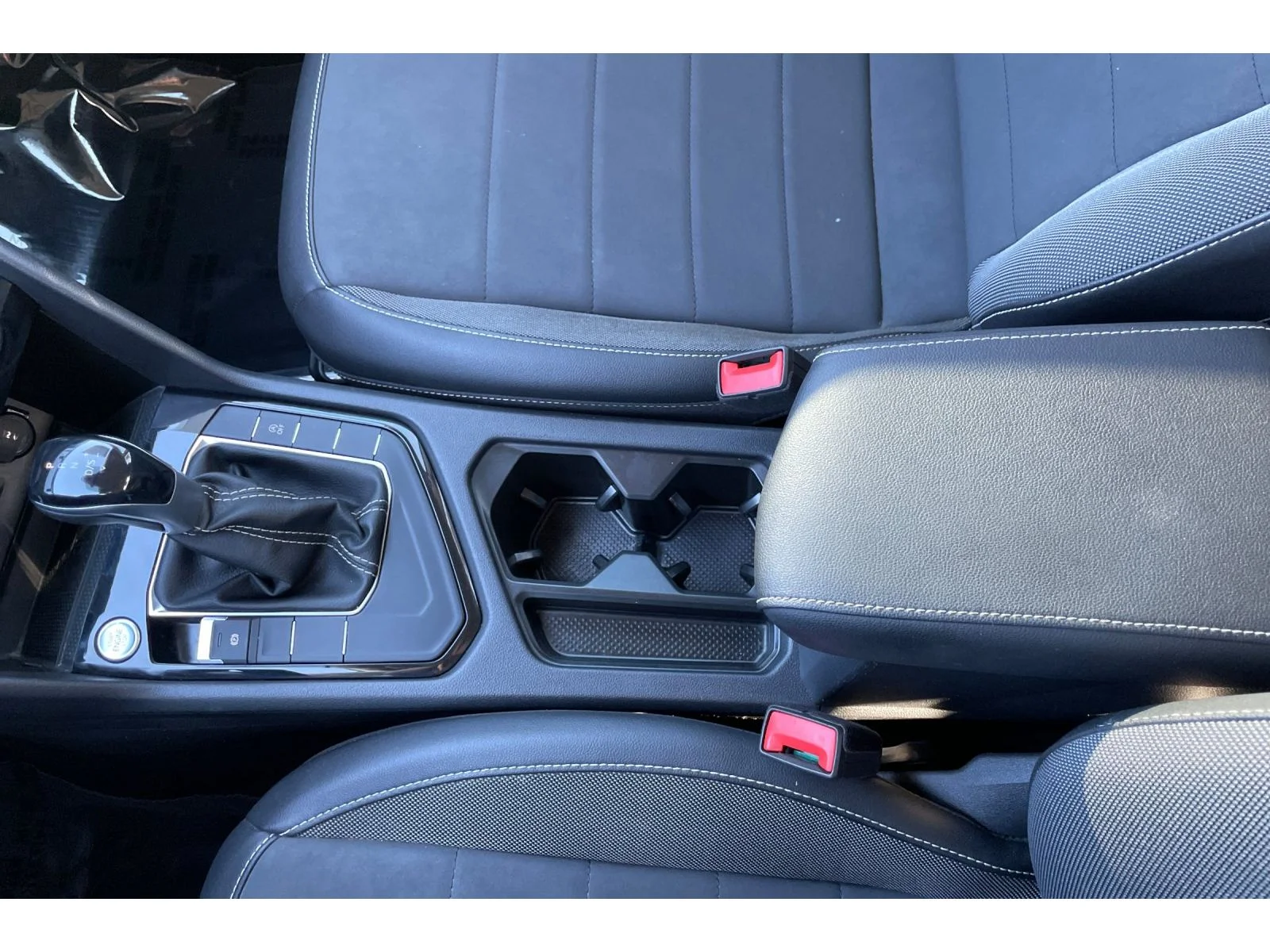 Used 2023 Dusk Blue Metallic Volkswagen SE image 29