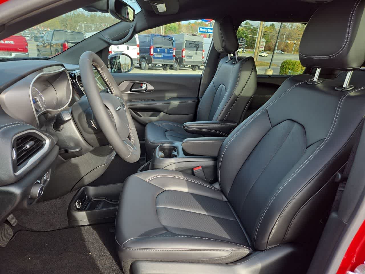 2026 Chrysler Pacifica Select - Photo 12