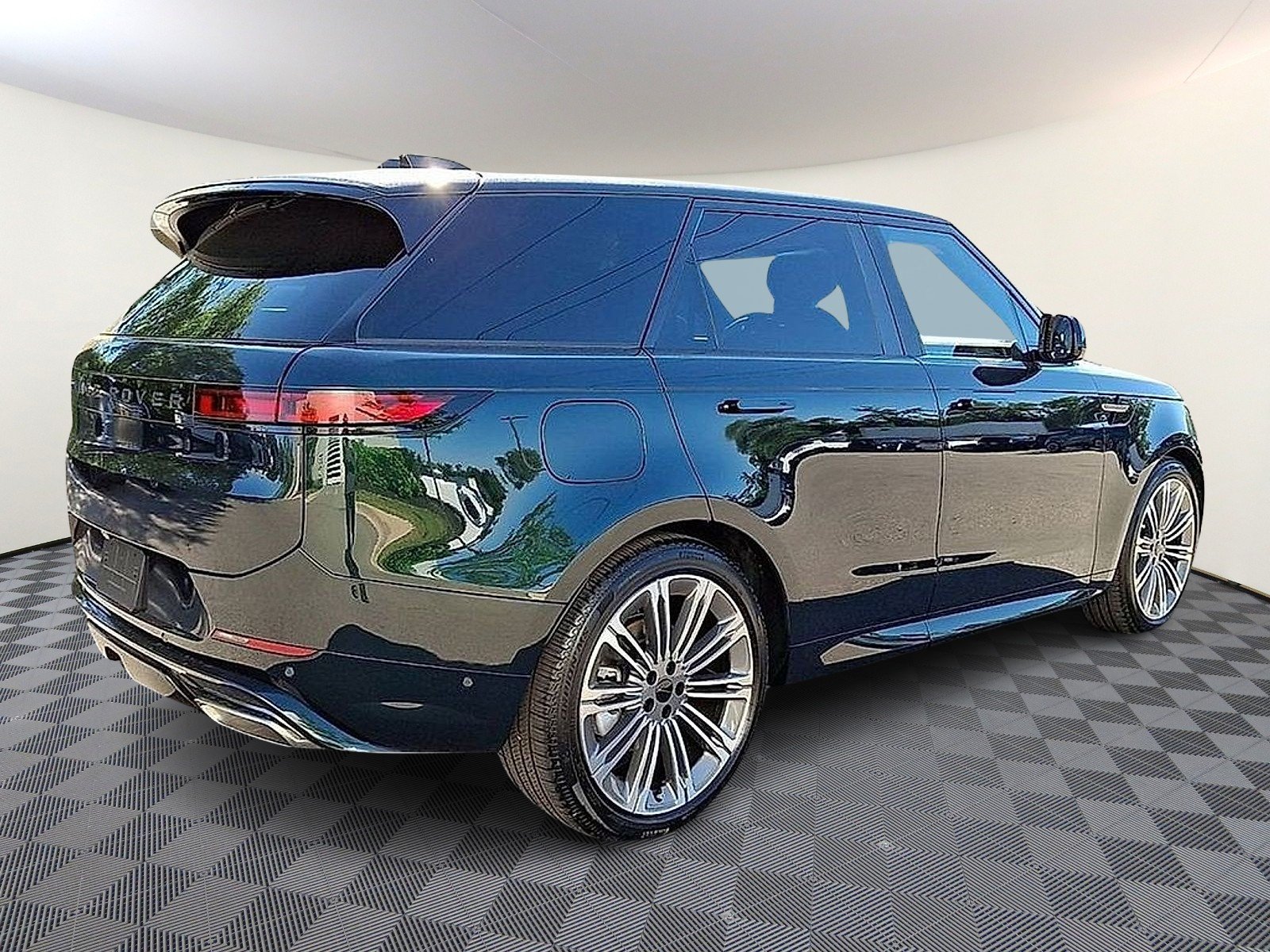 New 2026  Land Rover P400 Dynamic SE image 2