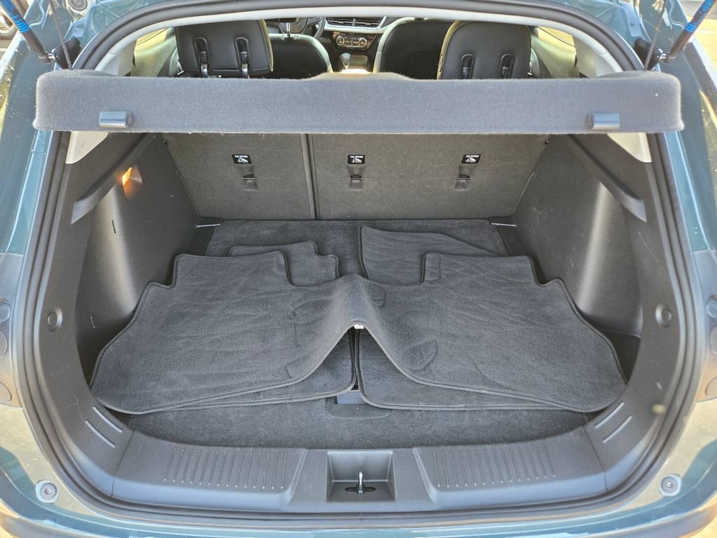 2025 Chevrolet Trax LT - Photo 13