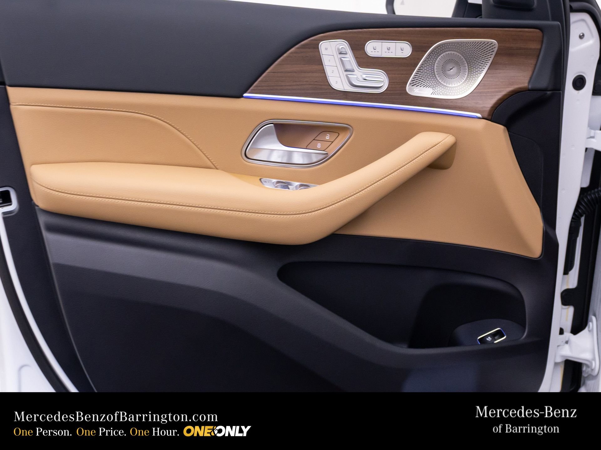 New 2026 MANUFAKTUR Moonlight White Metallic Mercedes-Benz GLE 350 image 15