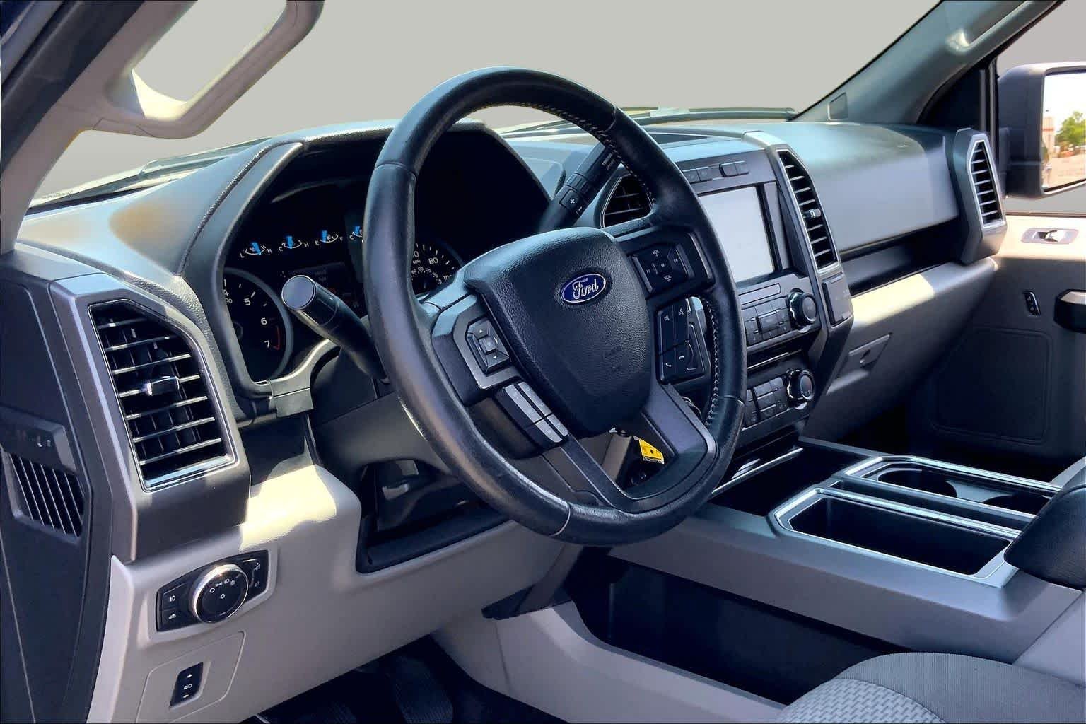 Used 2017 Blue Jeans Metallic Ford XLT image 16
