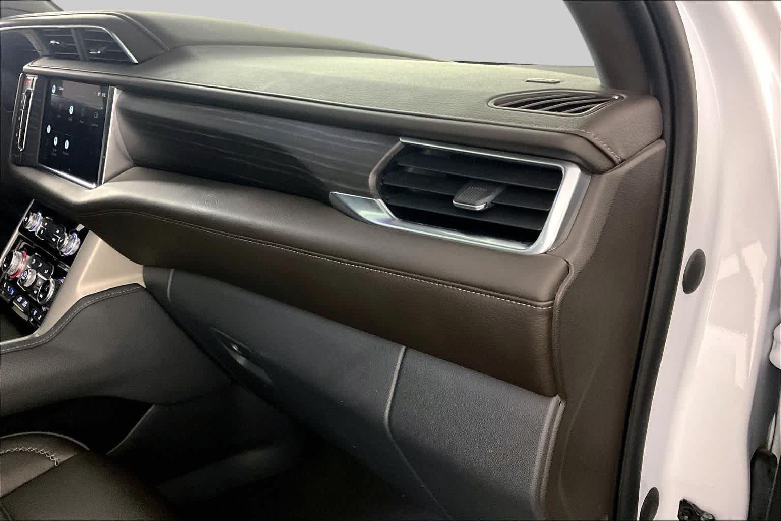 Used 2022 Summit White GMC Denali image 18