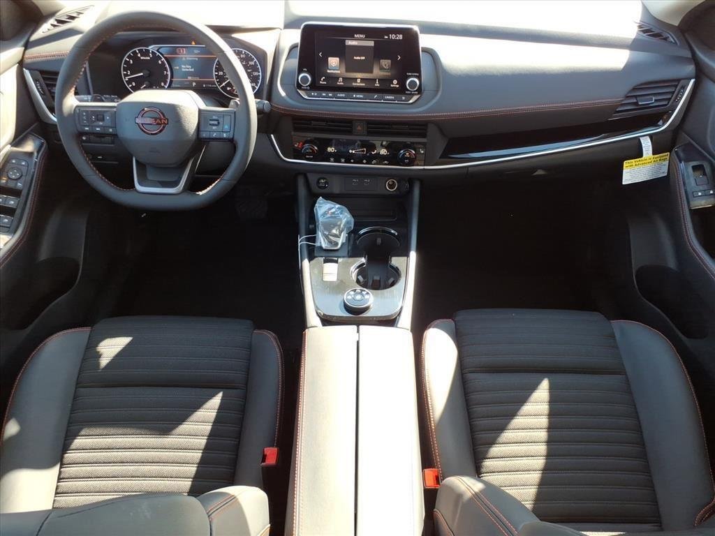 New 2026 Everest White Pearl TriCoat Nissan Rock Creek® image 10