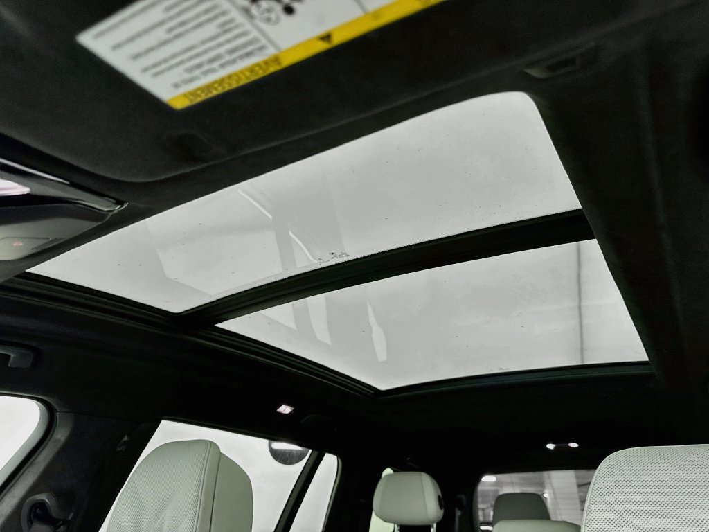 Used 2024 White BMW xDrive40i image 22