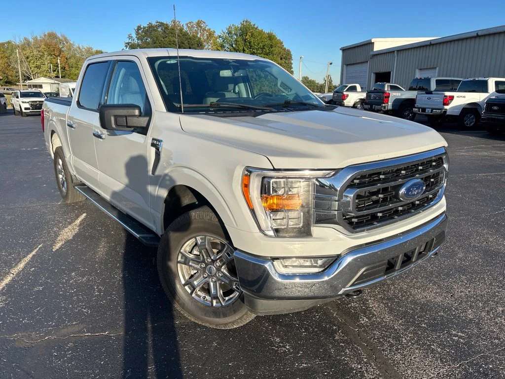 Used 2023 Avalanche Ford XLT image 1