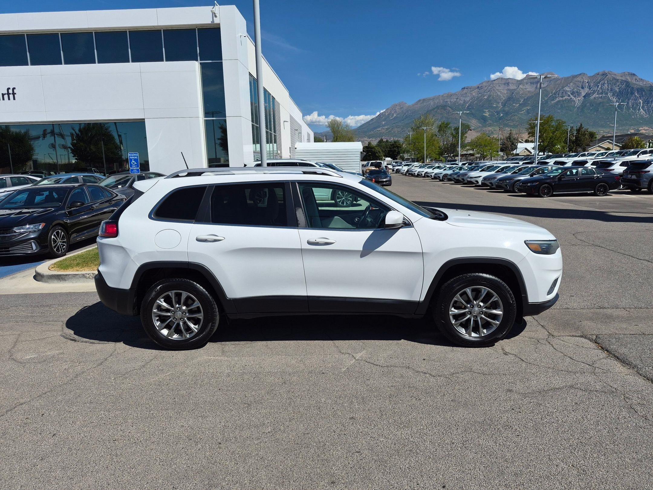 Used 2020 Bright White Clearcoat Jeep Latitude Plus image 2