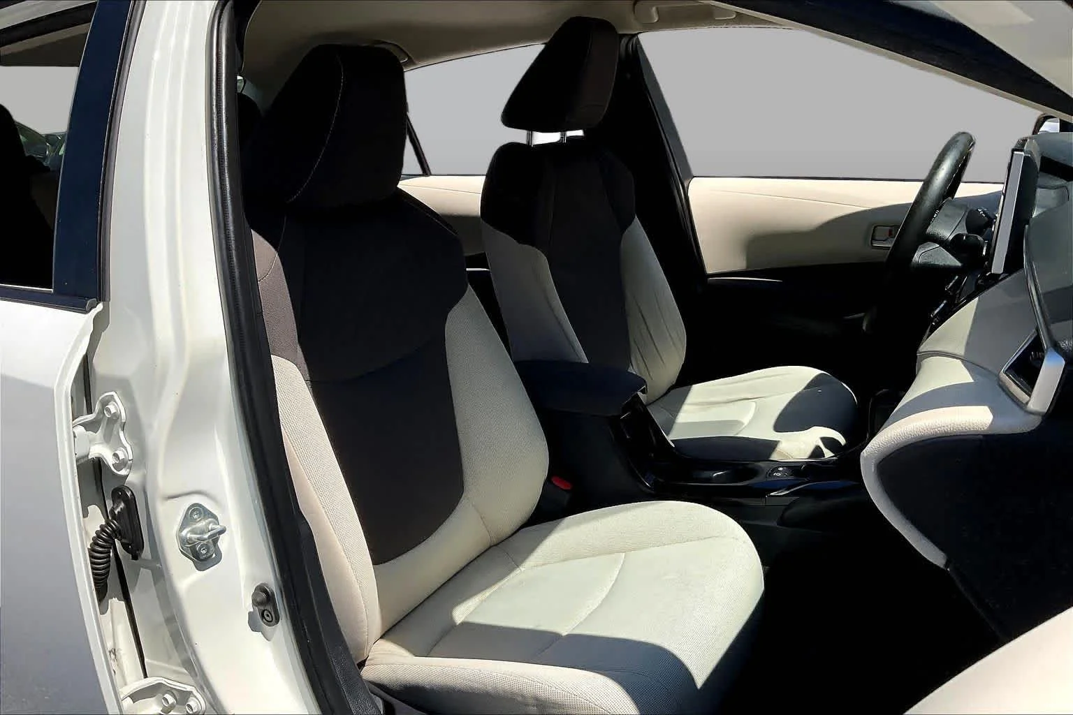 Used 2021 Super White Toyota LE image 9