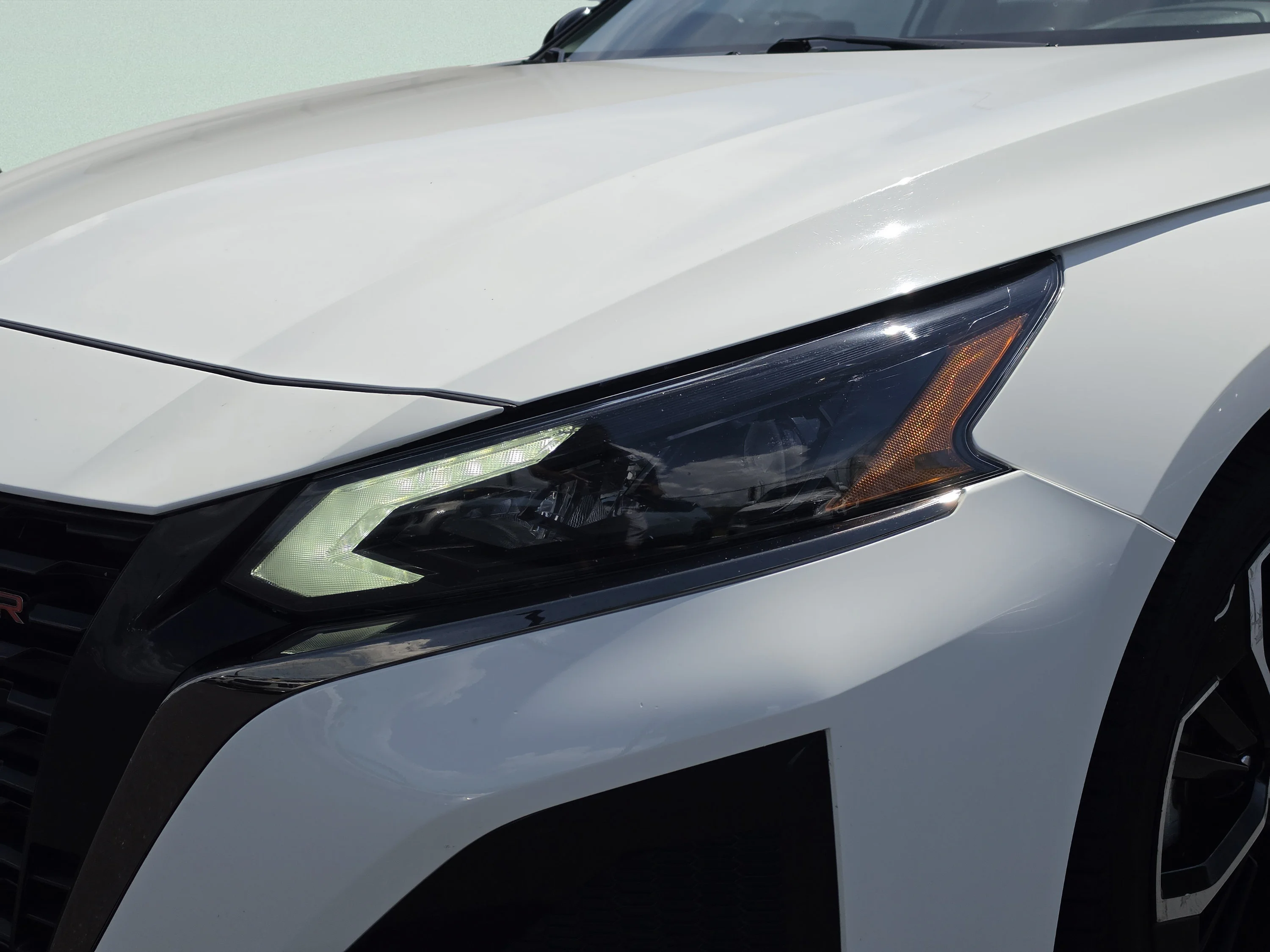Used 2024 Glacier White Nissan 2.5 SR image 13