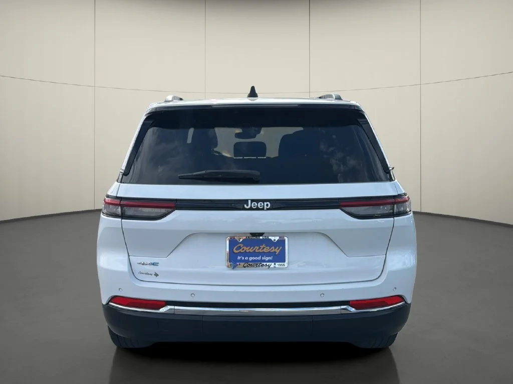 Used 2024 White Jeep LIMI image 6