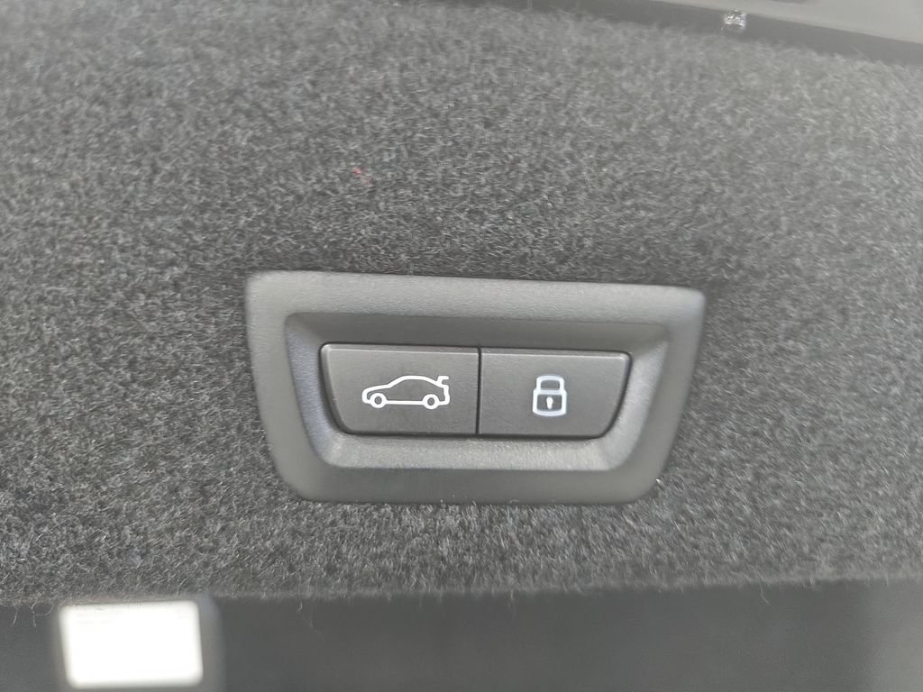 Certified Used 2024 Black Sapphire Metallic BMW 740i image 21
