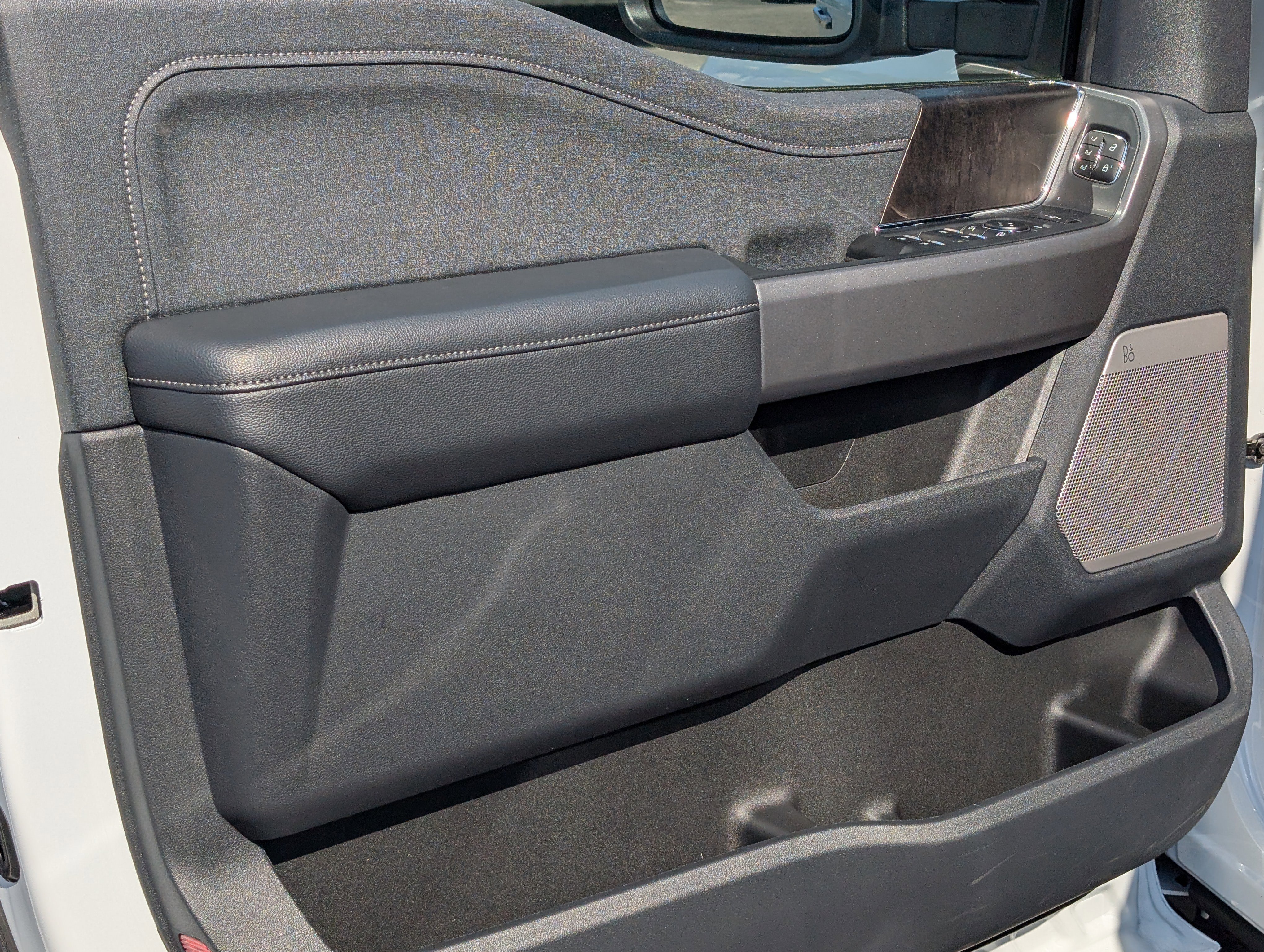 New 2026 Oxford White FORD F-350® Lariat® image 16