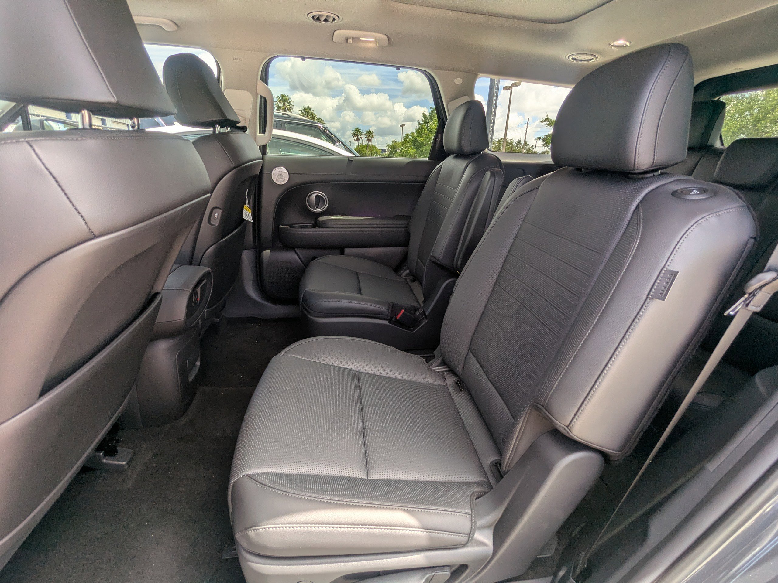 New 2026 Ecotronic Gray Pearl Hyundai Limited FWD image 17