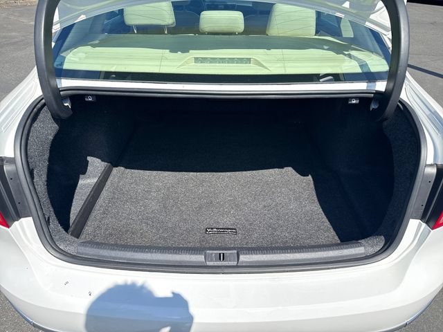 Used 2013 Candy White Volkswagen SEL image 13